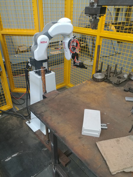 工業(yè)機(jī)器人